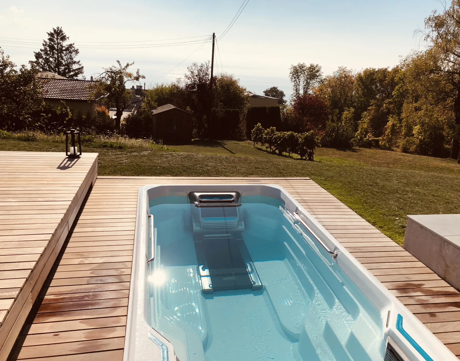 Spa de nage extérieur photographié sur le site de Christophe Marmels.
